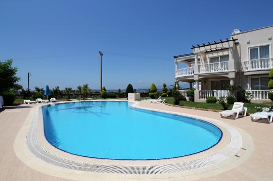 Flamingo Country Club F27