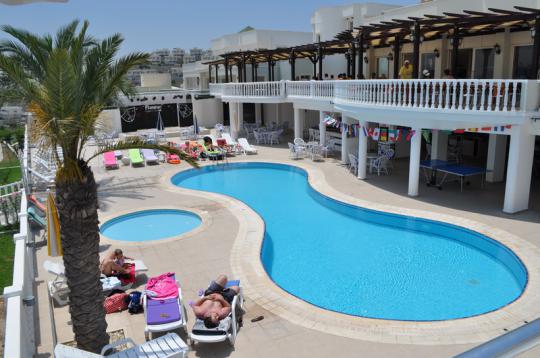 Flamingo Country Club F27