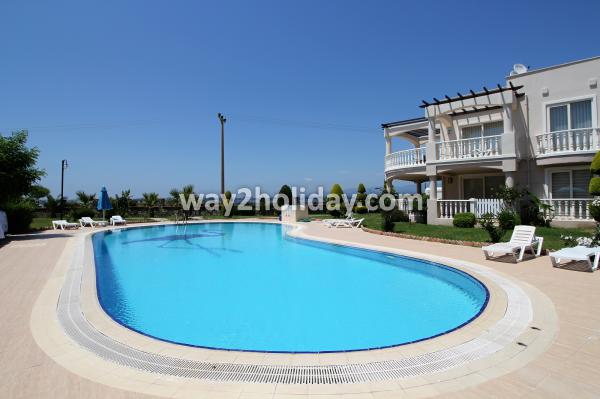 Flamingo Country Club F27